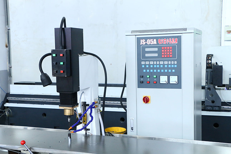 Electric discharge machine tool